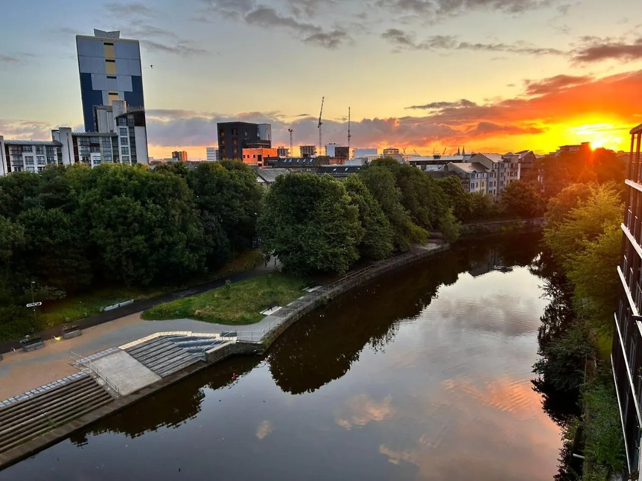 Amazing Apartments Water Of Leith View In Leith 에든버러 영국