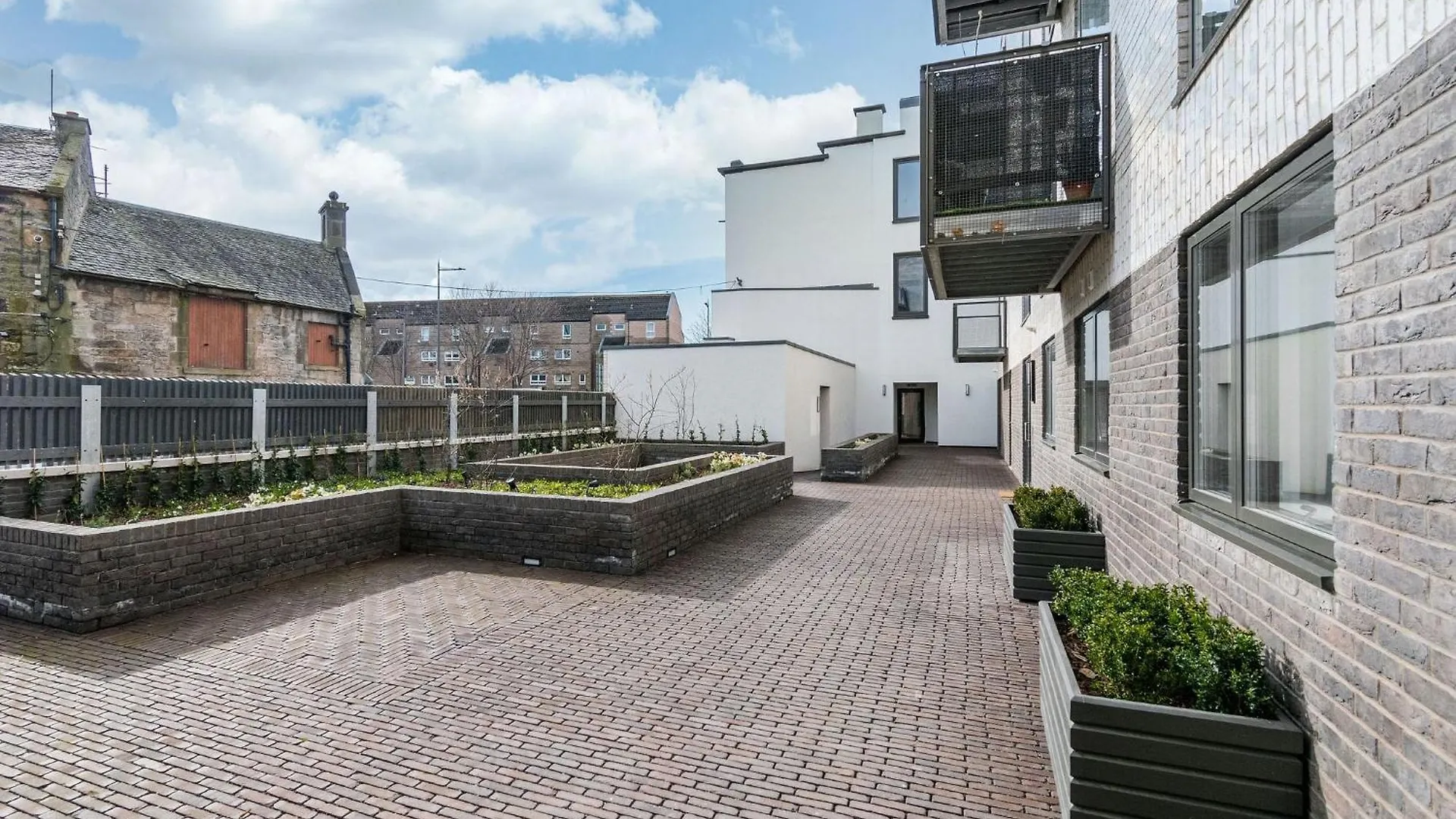 Amazing Apartments Water Of Leith View In Leith 에든버러