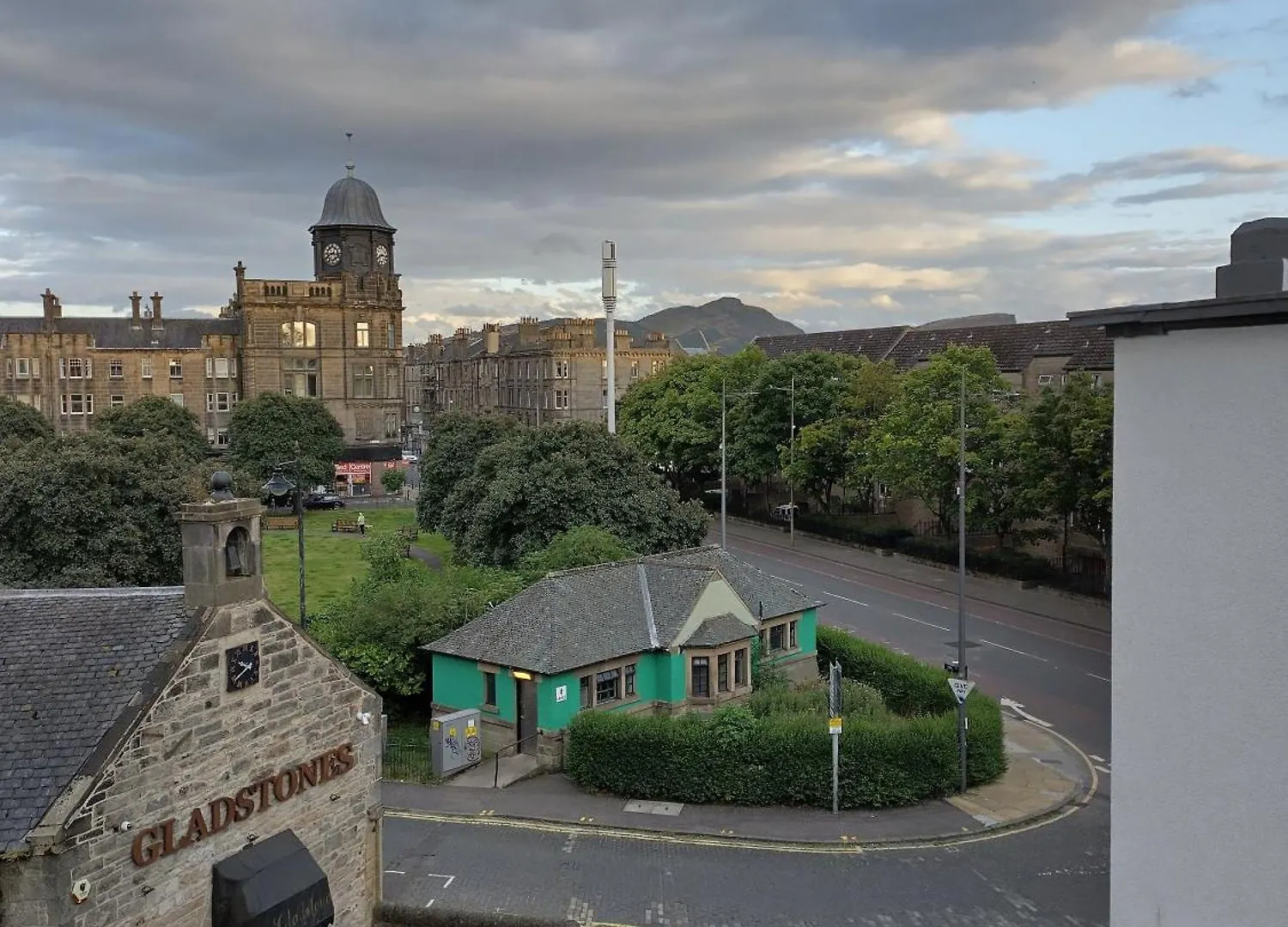 Amazing Apartments Water Of Leith View In Leith Эдинбург