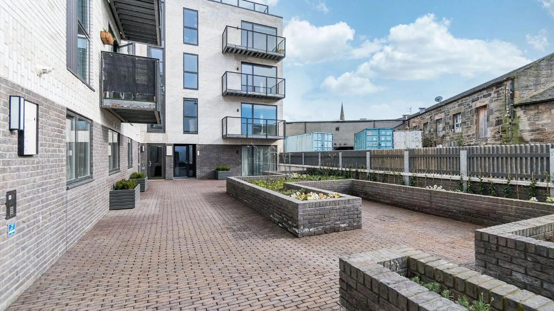 Amazing Apartments Water Of Leith View In Leith Эдинбург Великобритания
